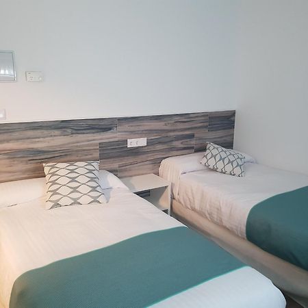 Carboneras de Guadazaón Hostal Cabanas מראה חיצוני תמונה
