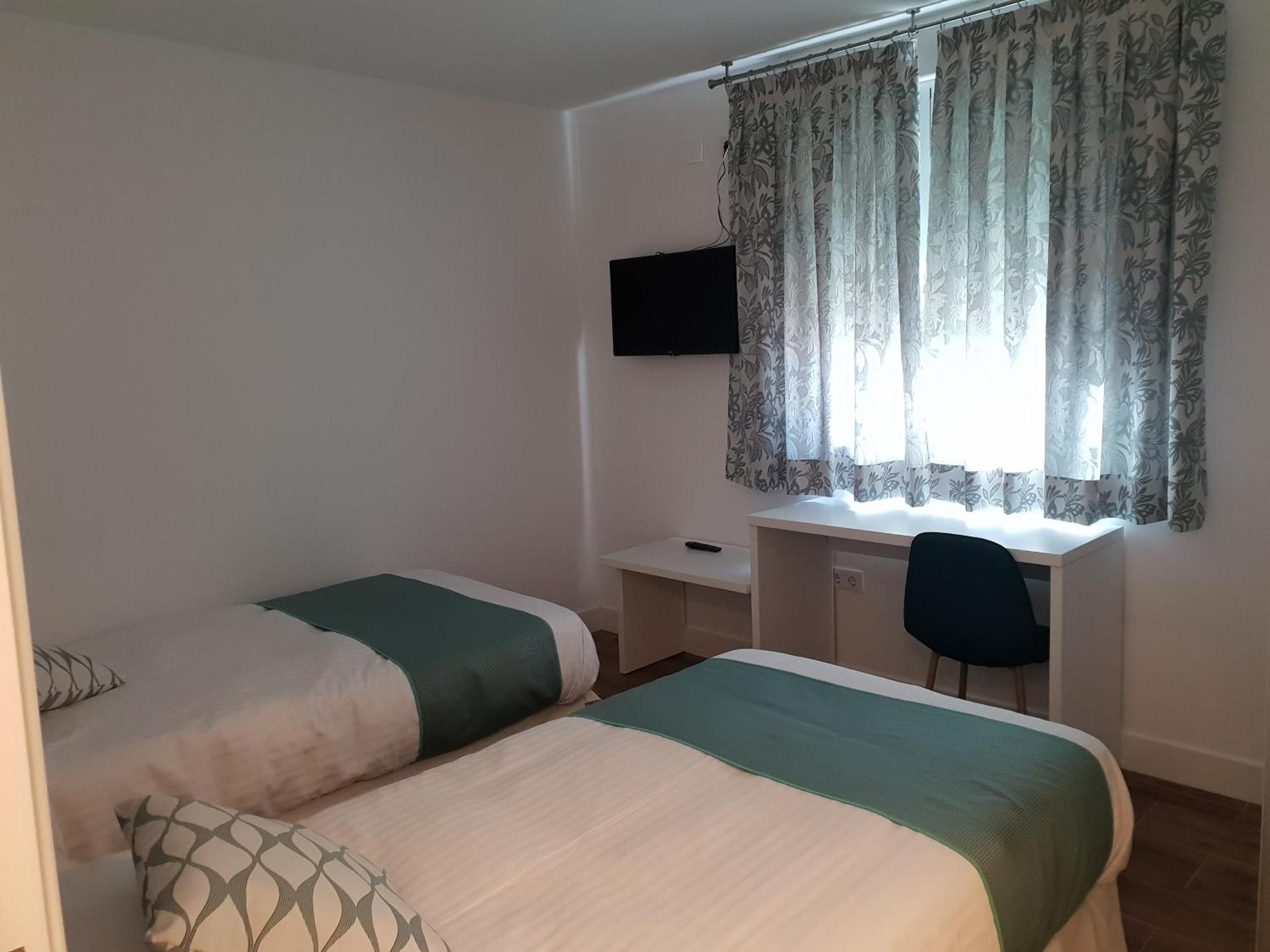 Carboneras de Guadazaón Hostal Cabanas מראה חיצוני תמונה