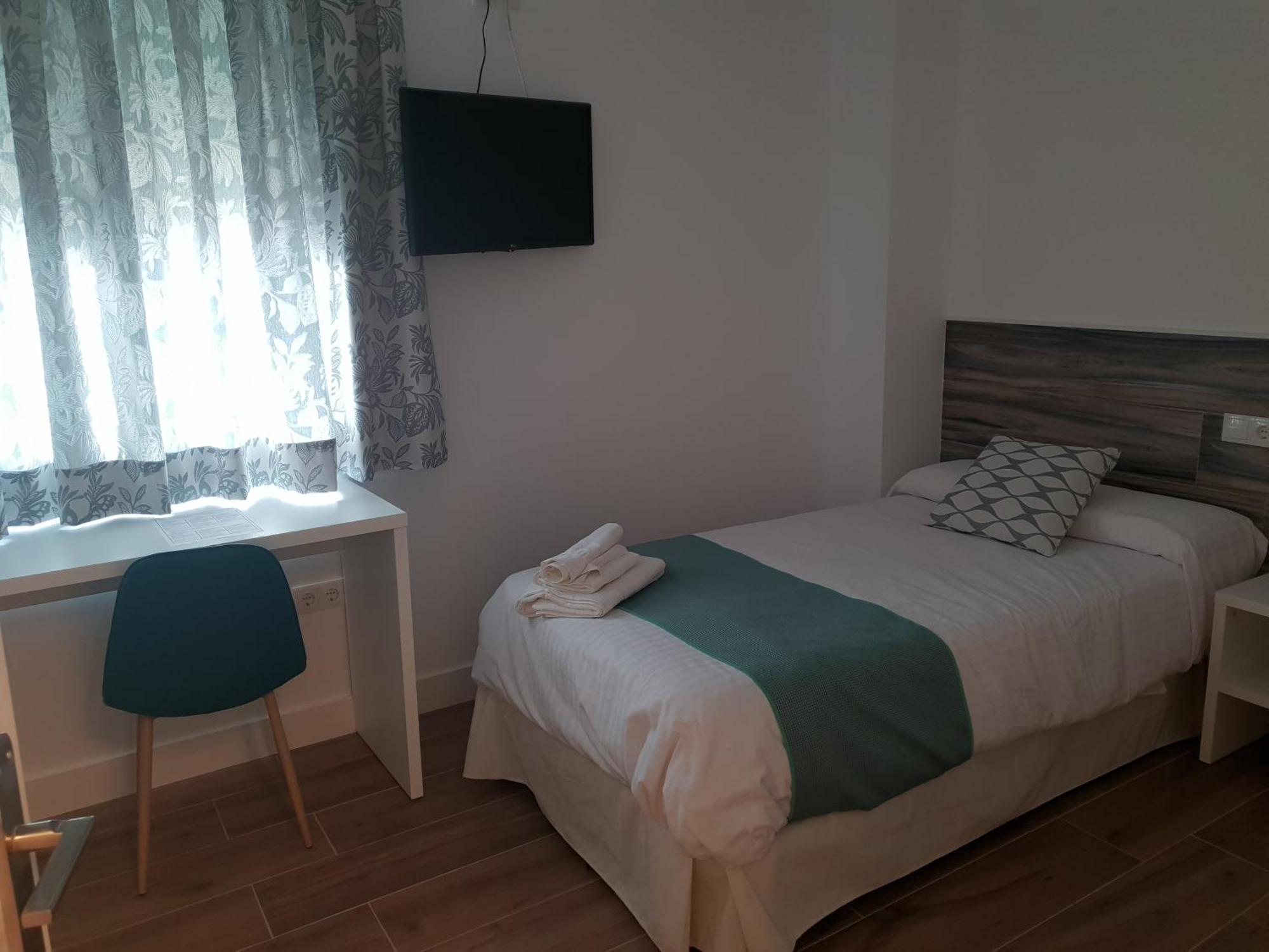Carboneras de Guadazaón Hostal Cabanas מראה חיצוני תמונה