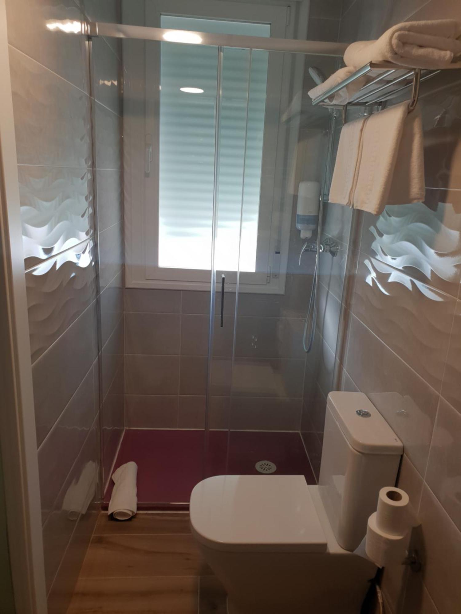Carboneras de Guadazaón Hostal Cabanas מראה חיצוני תמונה