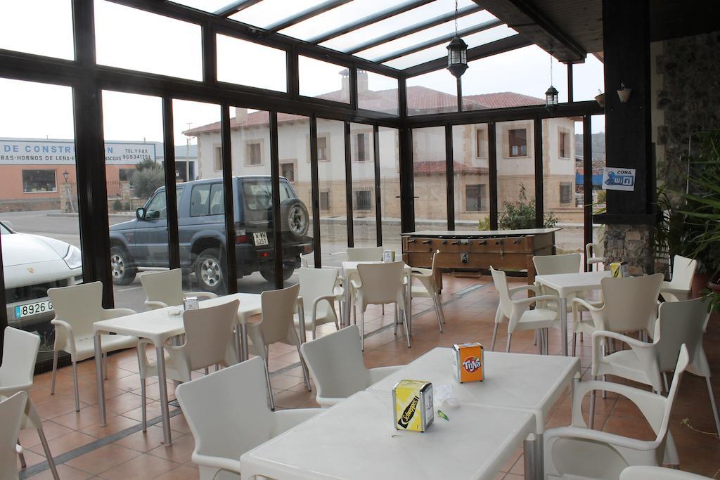 Carboneras de Guadazaón Hostal Cabanas מראה חיצוני תמונה